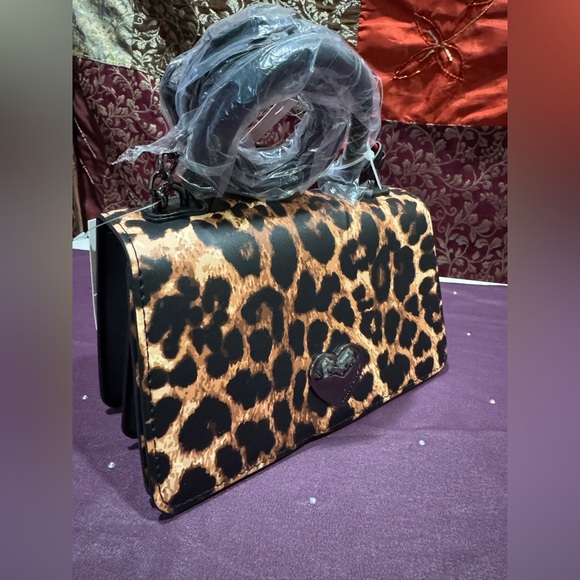Betsey Johnson Leopard Print Handbag with Black Bow and Red Accents - Picture 2 of 5